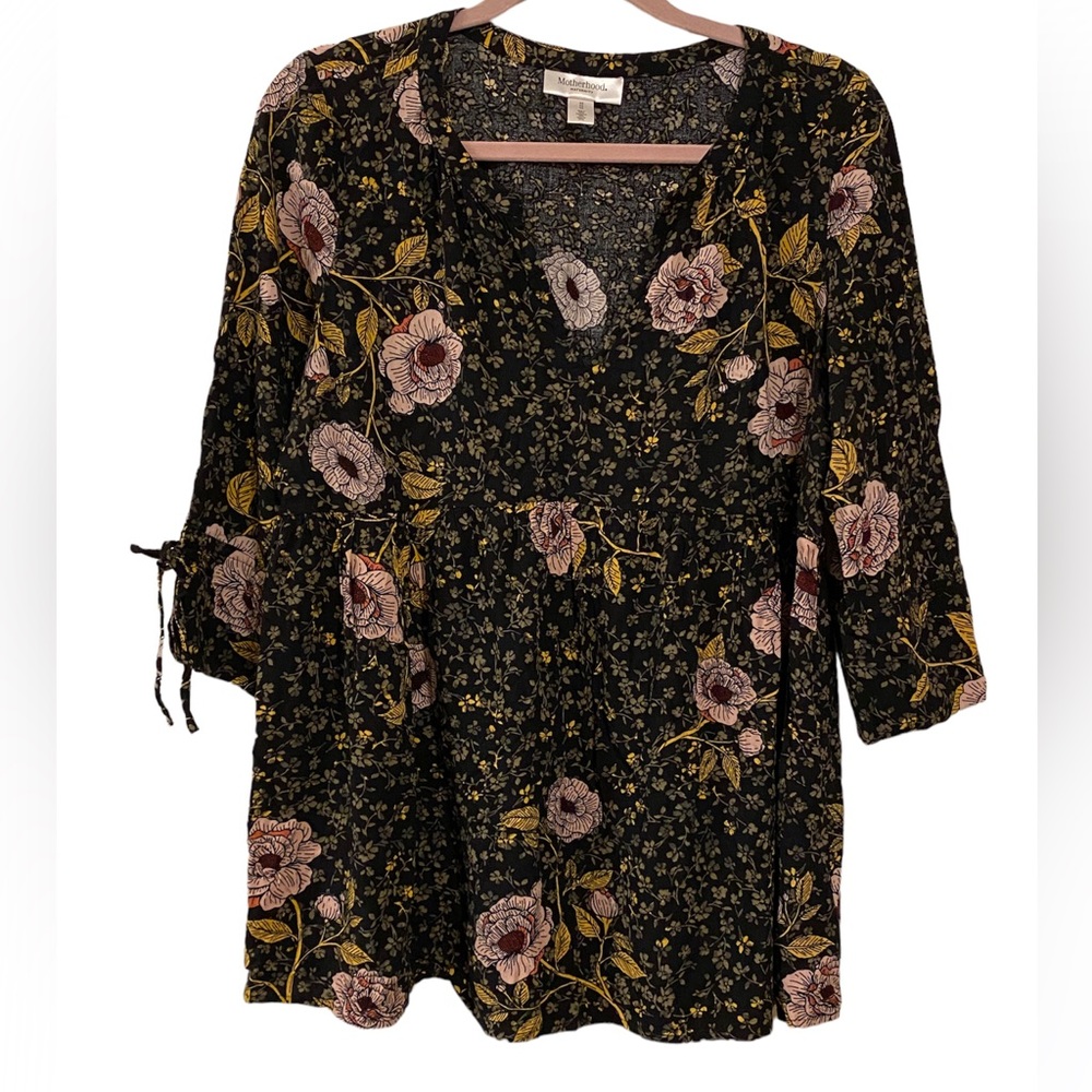 Motherhood Maternity Floral top for Fall, sz M.